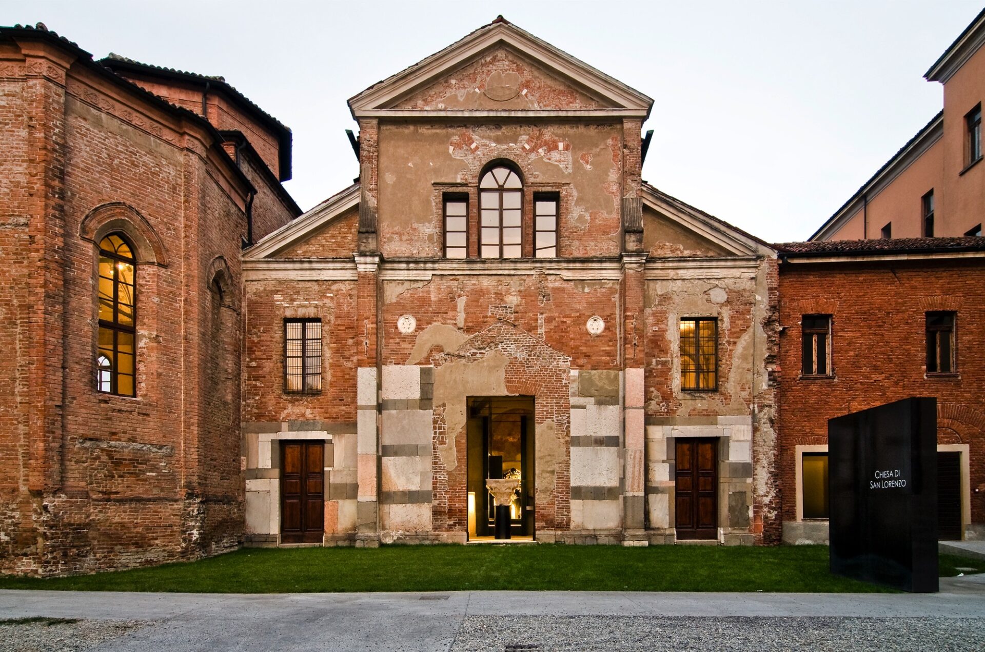 Facciata della chiesa di San Lorenzo a Cremona